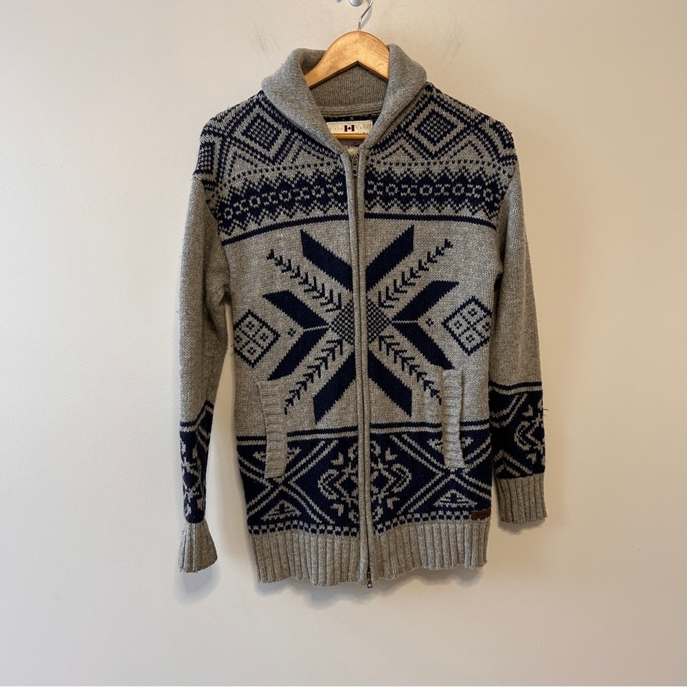 Roots Women’s XS Wool Blend Zip Cardigan Grey and Blue Fair Iles pattern Warm - Picture 2 of 12